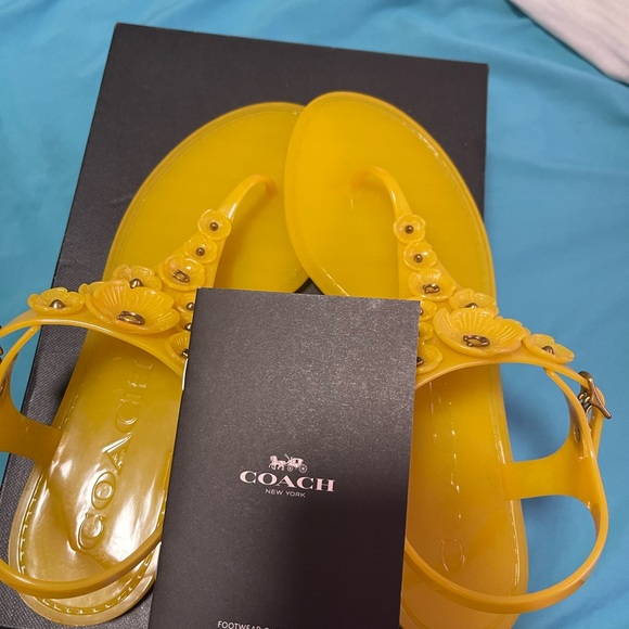 Gorgeous COACH Jelly Sandal Size 9 - Picture 4 of 10